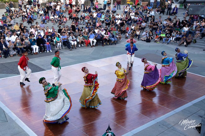 Folklorico dancers preforming during México en el Corazón tour.
