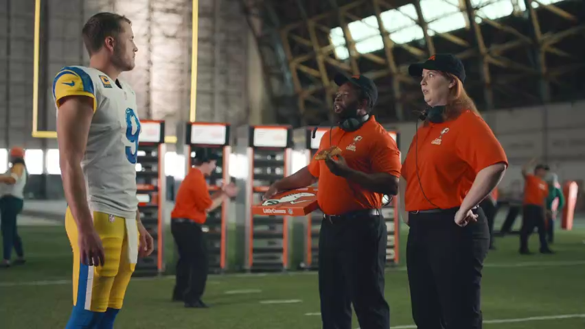 Mantan Lions QB Matthew Stafford membintangi iklan Little Caesars Pizza