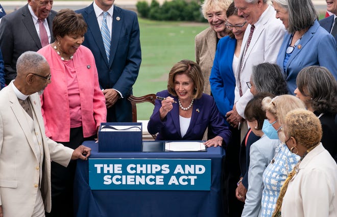 House Speaker Nancy Pelosi (D-California) will speak at the Washington State Capitol on July 29 during a bipartisan meeting aimed at encouraging more semiconductor companies to build chip factories in the United States. sign the bill.