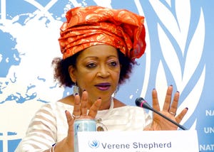 Akademisi Jamaika Verene Shepherd berbicara selama konferensi pers di Jenewa pada hari Selasa, 30 Agustus 2022, tentang laporan tentang tujuh negara termasuk Amerika Serikat oleh Komite Penghapusan Diskriminasi Rasial yang didukung PBB.
