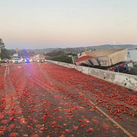 More than 150,000 tomatoes splattered across Inter
