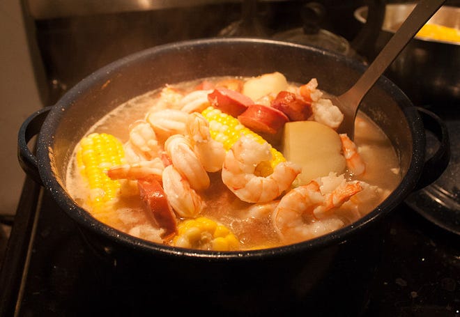 Get your tickets for the Museum of Coastal Carolina's Low Country Boil.