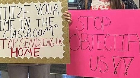 Waverly students protest unfair dress code