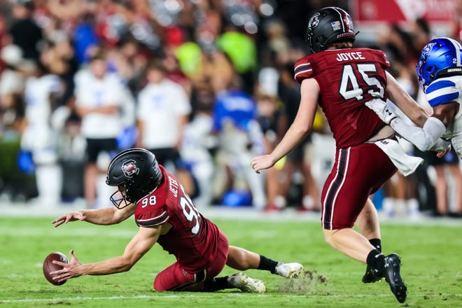 Sep 3, 2022; Columbia, South Carolina, USA; South Carolina Gamecocks place kicker Mitch Jeter (98) recovers a bad snap on an extra point attempt against the Georgia State Panthers in the second quarter at Williams-Brice Stadium. Mandatory Credit: Jeff Blake-USA TODAY Sports