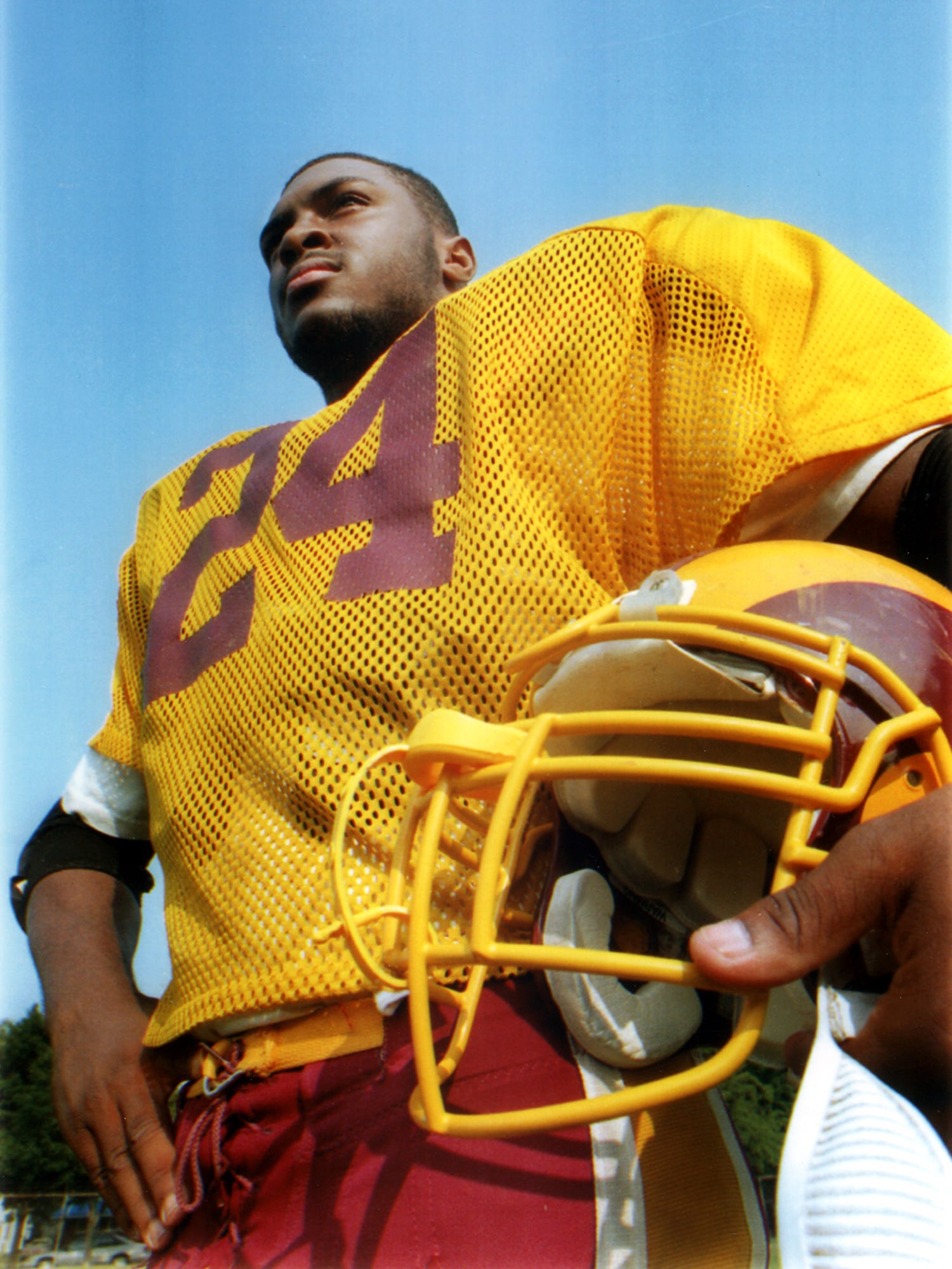 Antoine Winfield honored as Akron high school football legend