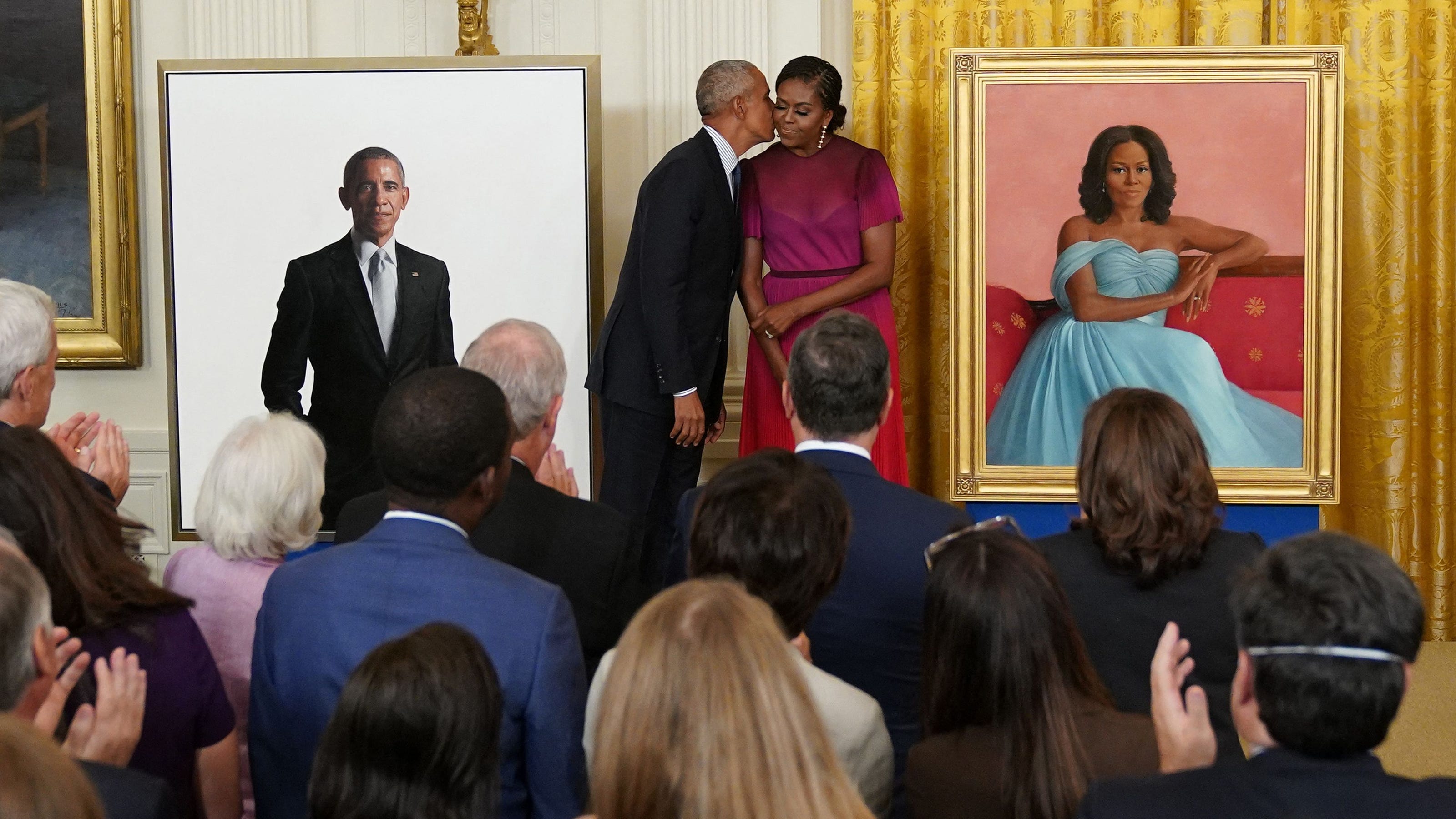 Official portraits of Barack and Michelle Obama unveiled at White House