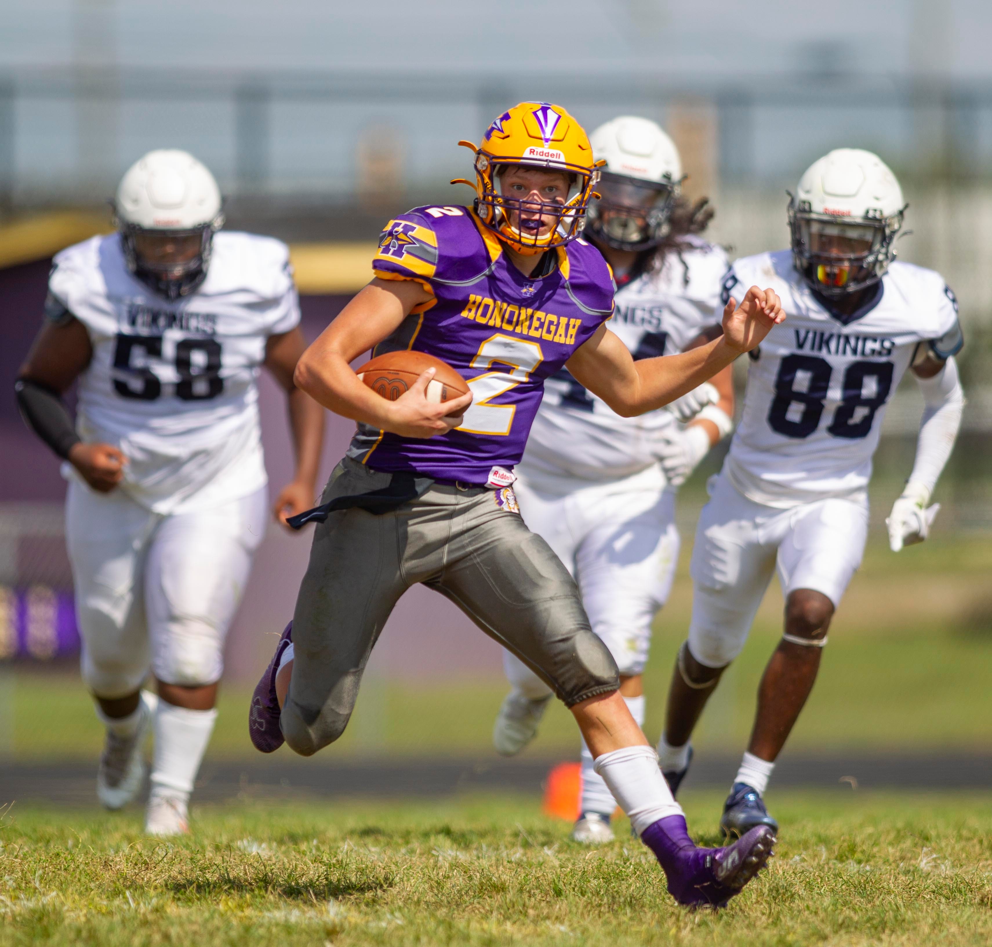Hononegah football unveils new wrinkle on offense to beat Guilford