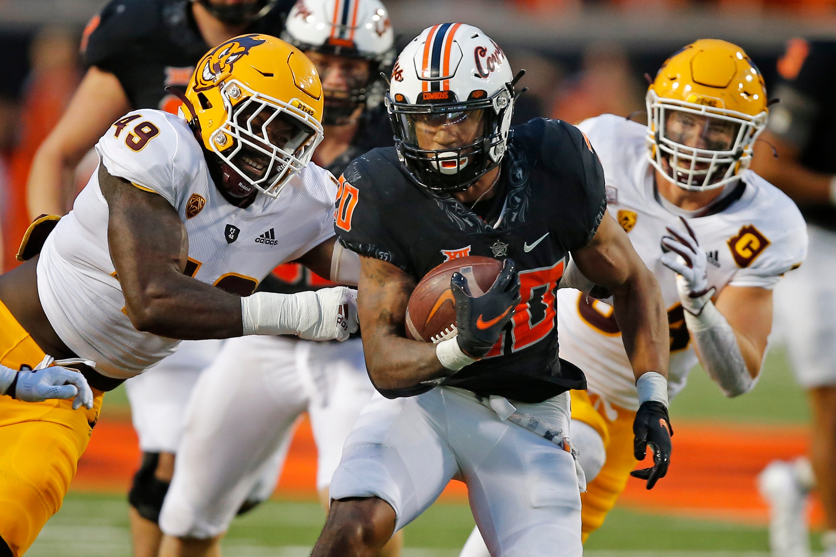 Oklahoma State football running backs are catching more passes in 2022