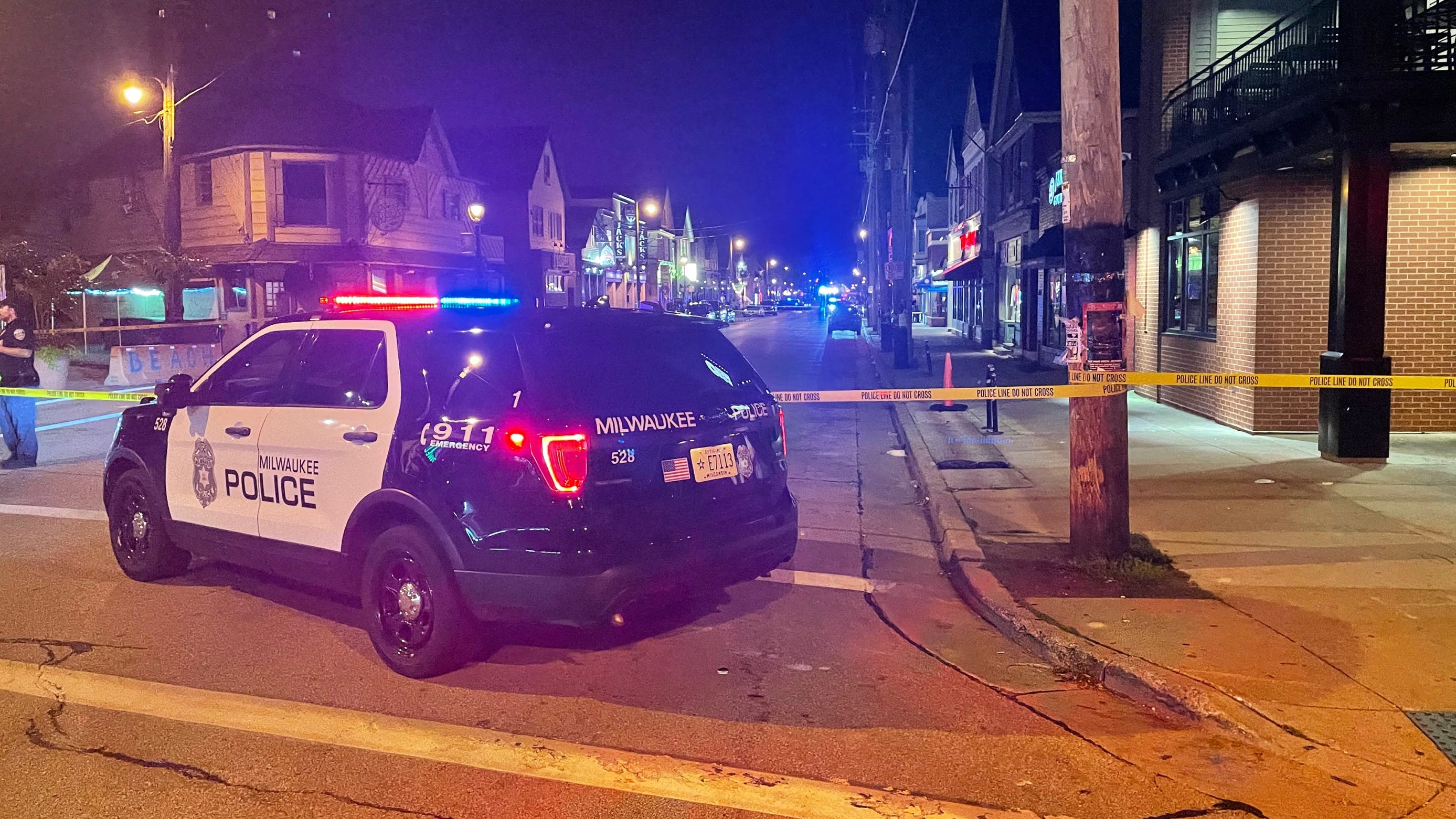 Milwaukee Brady Street Shooting Leaves 4 Injured Police Say milwaukee-brady-street-shooting-leaves-4-injured-police-say