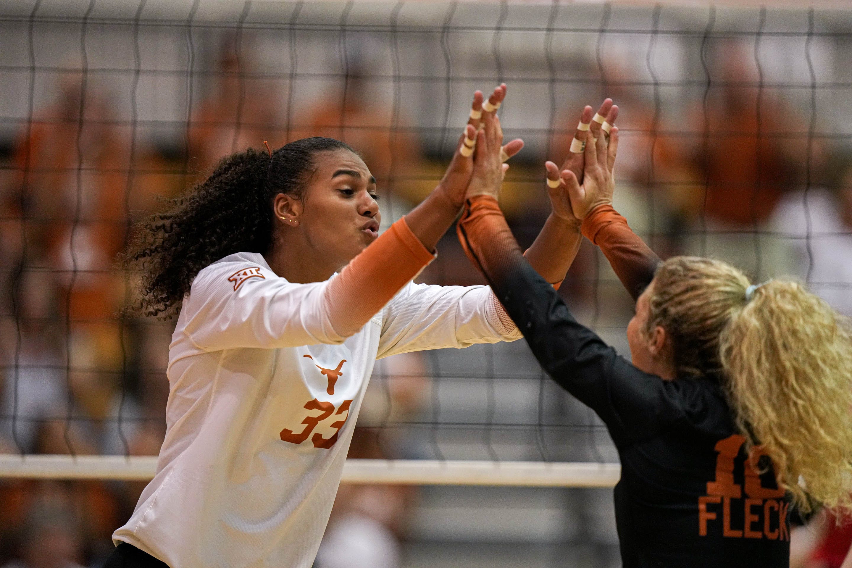 Transfer libero Zoe Fleck standing out on Texas volleyball team