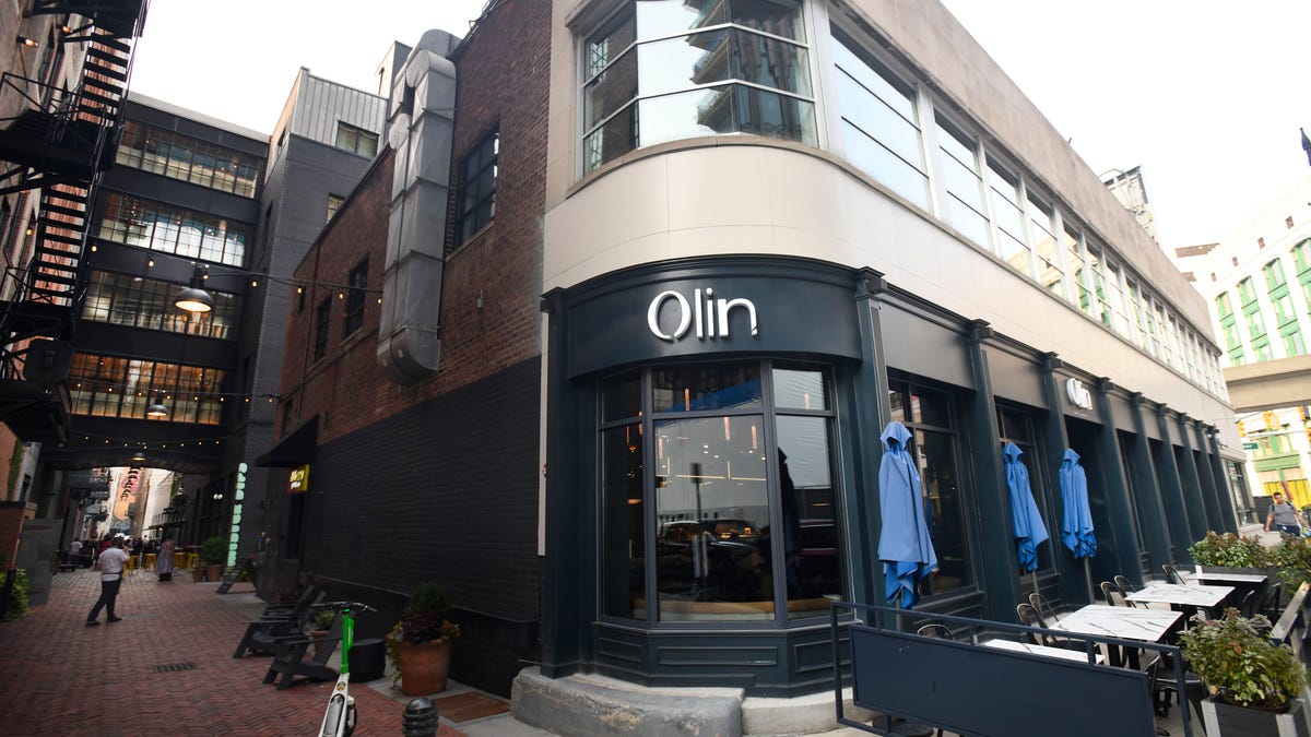 Ulasan Detroit News tentang restoran Olin