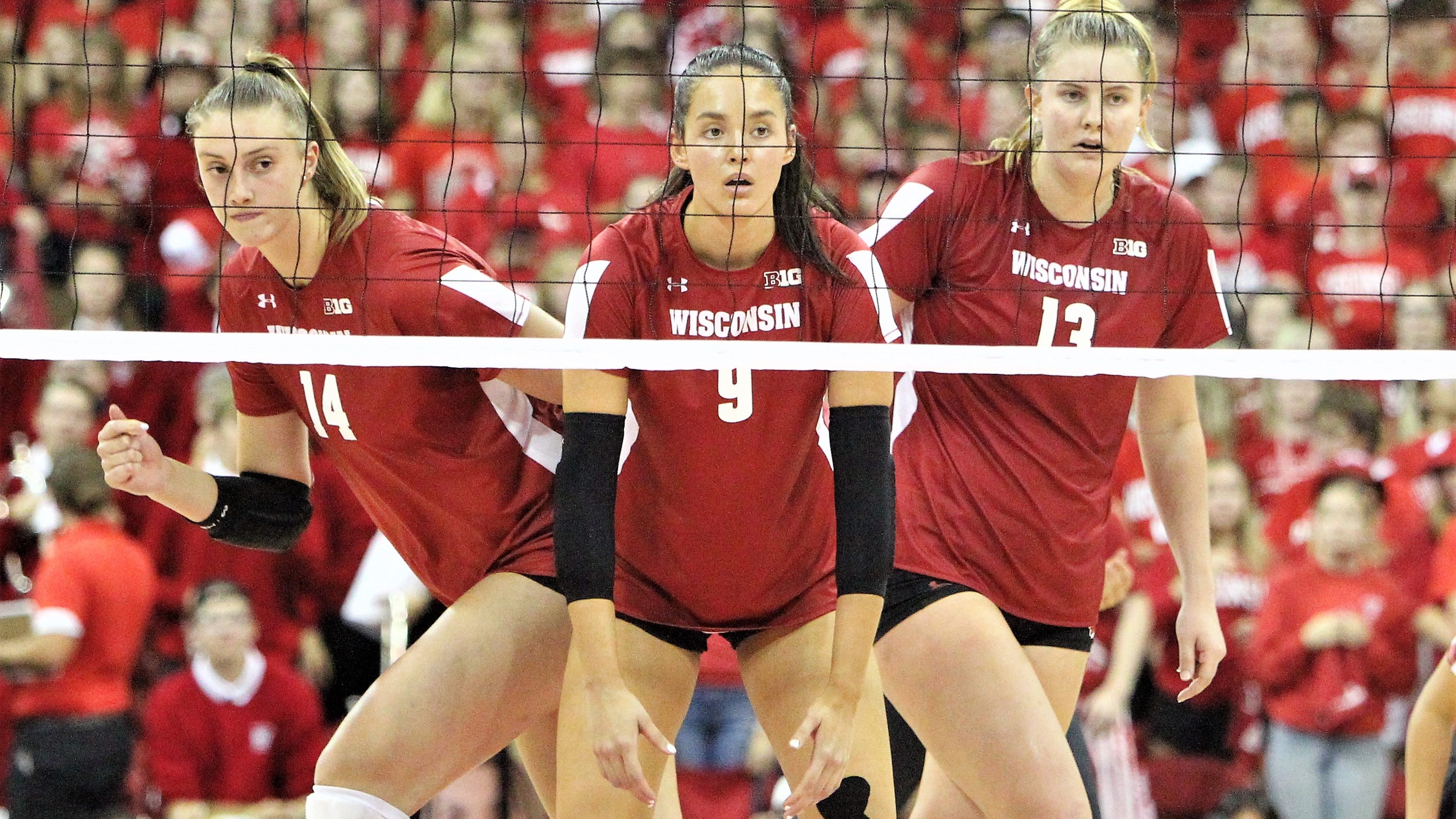 Wisconsin volleyball beats Purdue in showdown of top 10 teams Wisconsin volleyball beats Purdue in showdown of top 10 teams