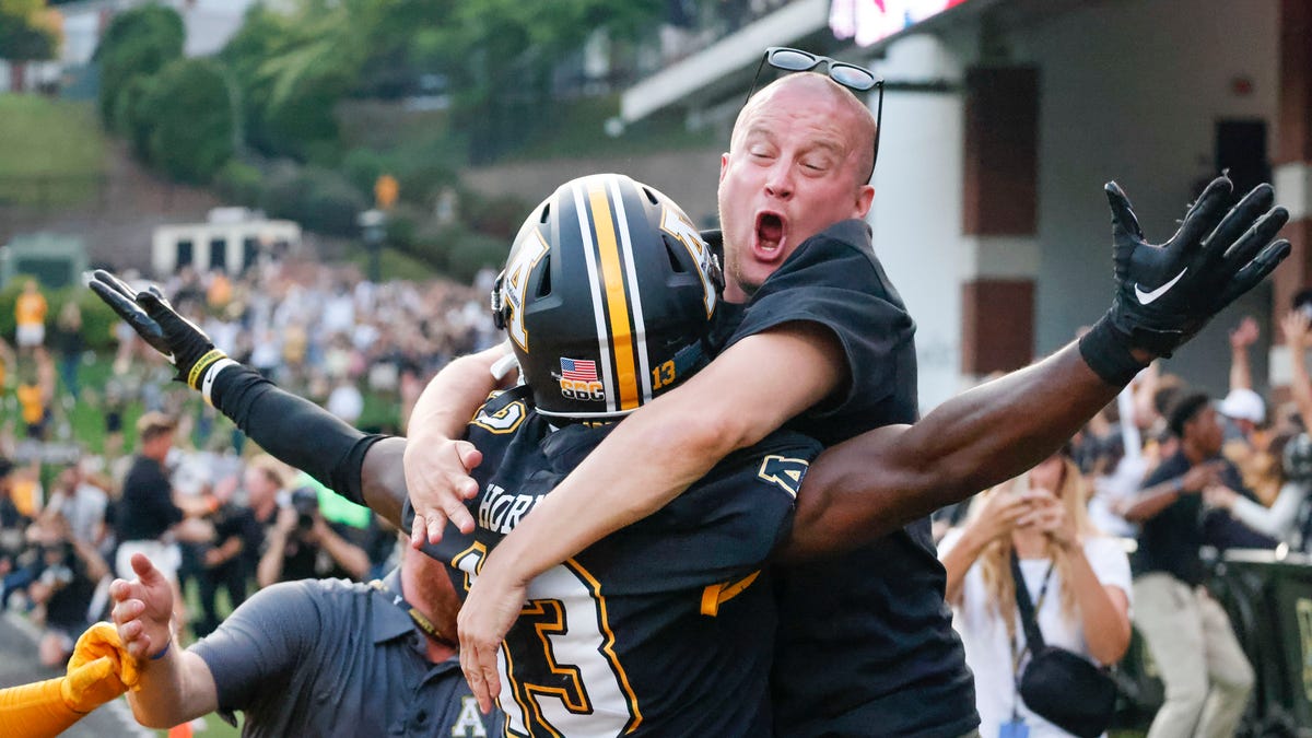 Appalachian State Hail Mary gives Mountaineers wild win over Troy – USA TODAY