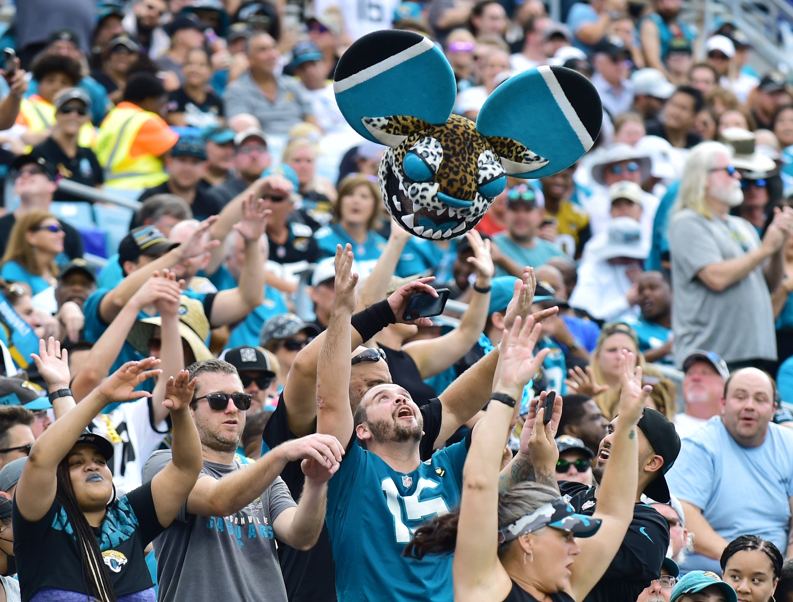 Christian Kirk scores twice in home debut for Jacksonville Jaguars