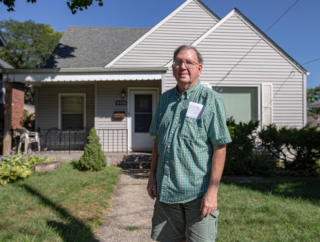 Bill Whalen, 70, of Rockford, says he could have to delay retirement plans as his Nicor gas bill and other household expenses soar. Whalen poses outside his home for a photo on Monday, Sept. 19, 2022.