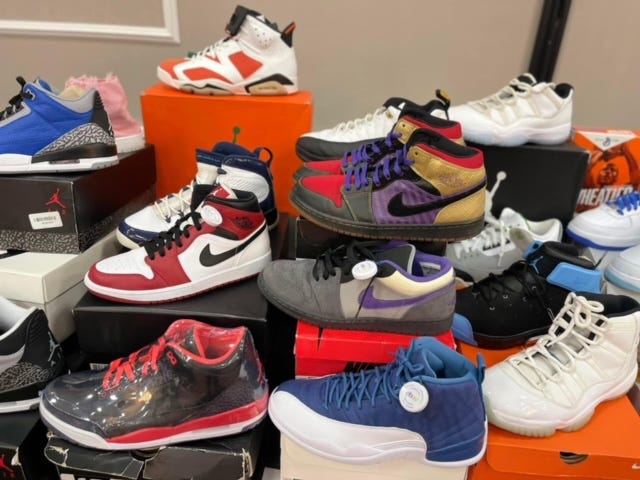 Cabina menta Email Sneaker Xpo in Canton with Nike Jordan shoes and Journey, ELO tributes
