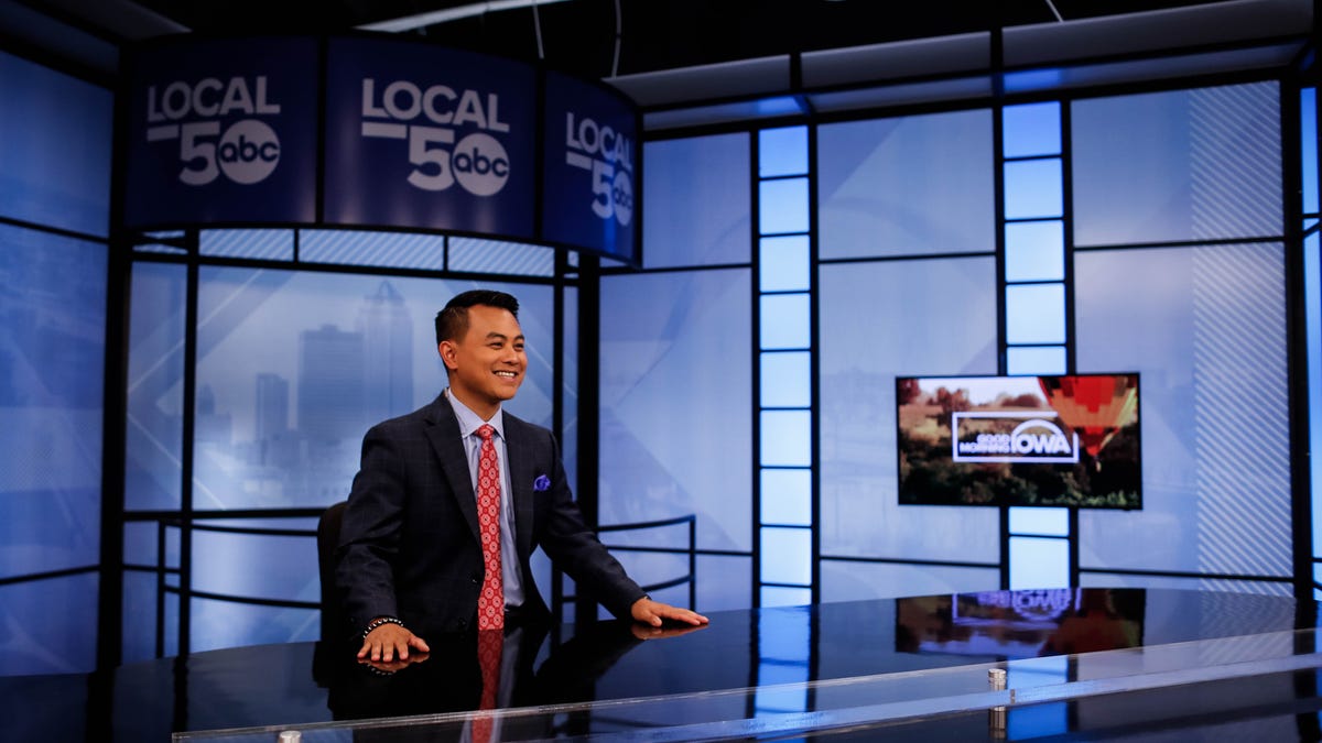 Chenue Her, known for being country’s first Hmong anchorman, is leaving Local 5 News Chenue Her, known for being country’s first Hmong anchorman, is leaving Local 5 News