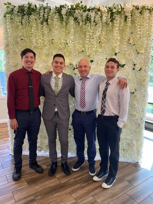 Mi papá nunca enseñó español a ninguno de sus tres hijos, pero aun así nos animó a estar orgullosos de nuestra herencia mexicana y nunca olvidar nuestras raíces familiares.