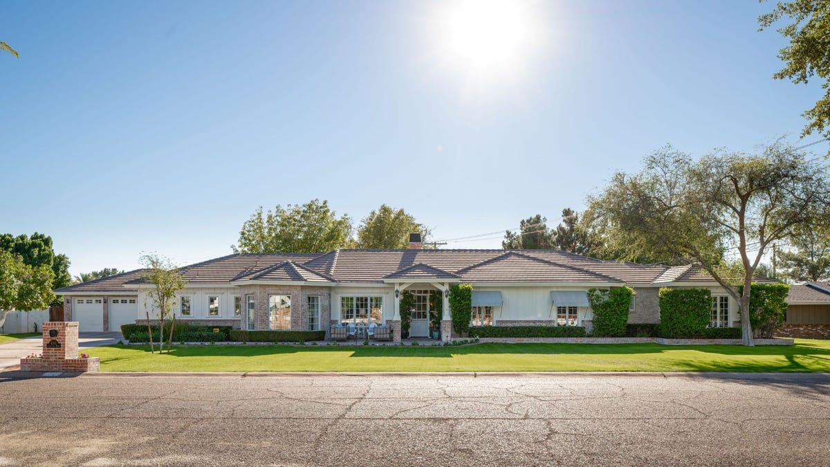 Done Deals Phoenix 'jewel box' home in Arcadia neighborhood