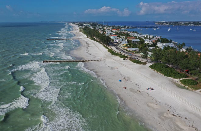 The Bradenton Area Convention and Visitors Bureau and Keep Manatee Beautiful are seeking volunteers for a beach cleanup on Oct. 15 for parts of Anna Maria Island.