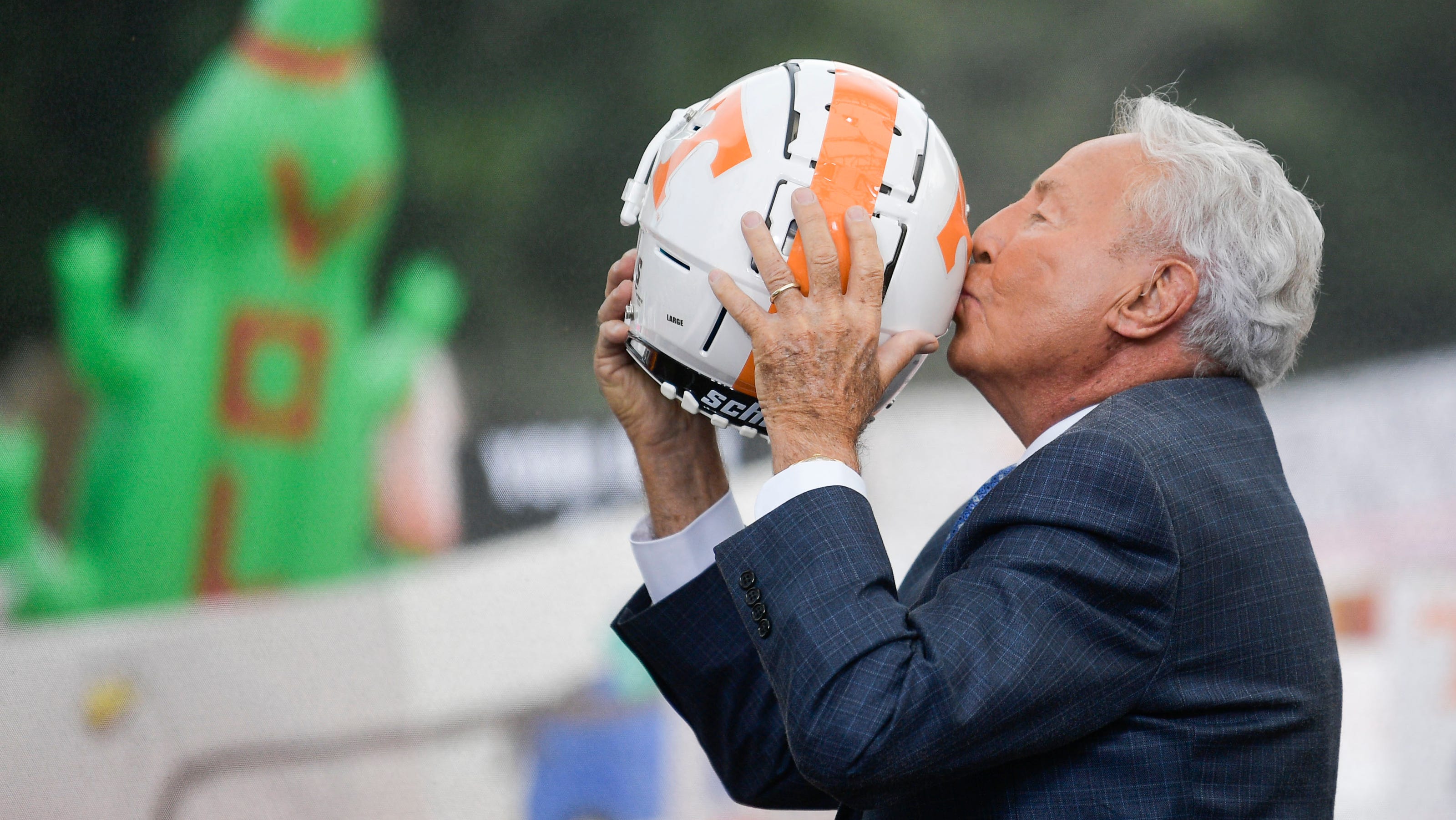 Lee Corso picks Tennessee football to beat Florida on College GameDay
