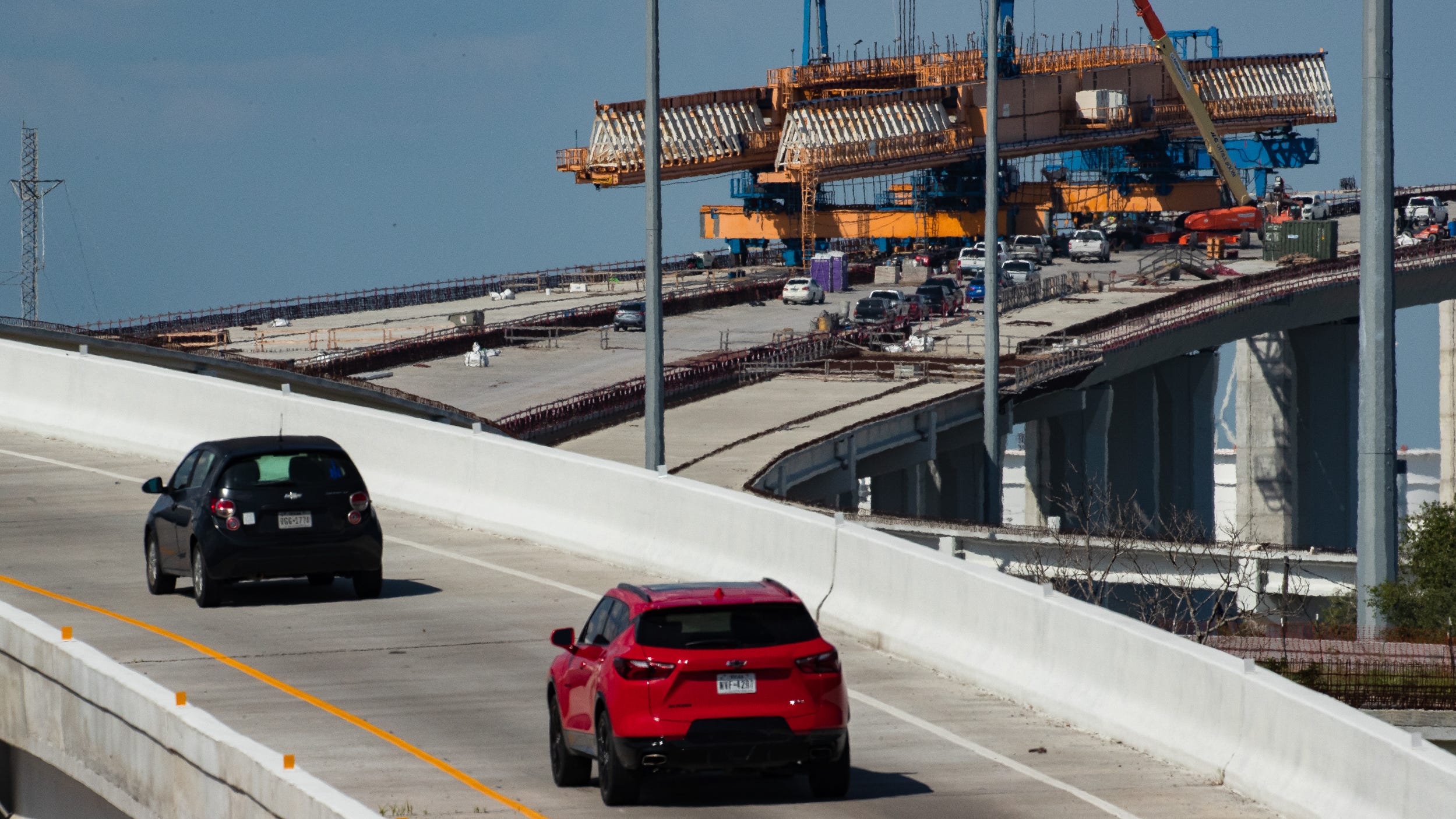 'Lessons learned': TxDOT briefs state lawmakers on stalled Harbor Bridge project