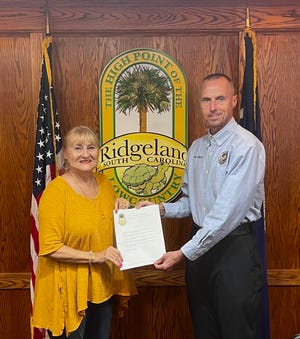 In recognition of this year's festival, Town of Ridgeland Mayor Joey Malphrus, right, presented Gopher Hill Chairperson Linda Dailey with a proclamation recognizing Friday, Oct. 7, as Gopher Hill T-Shirt Day as well as recognizing Saturday, Oct. 8, as Gopher Hill Day in the Town of Ridgeland.
(Photo: photo courtesy Gopher Hill Festival Facebook page)
