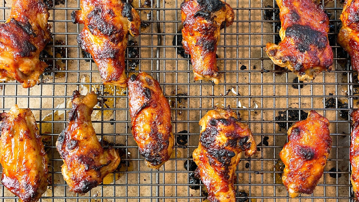 How to make crispy honey garlic chicken wings — no frying necessary