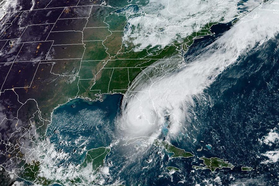 In this NOAA handout image taken by the GOES satellite at 13:26 UTC, Hurricane Ian moves toward Florida on September 28, 2022 in the Gulf of Mexico.