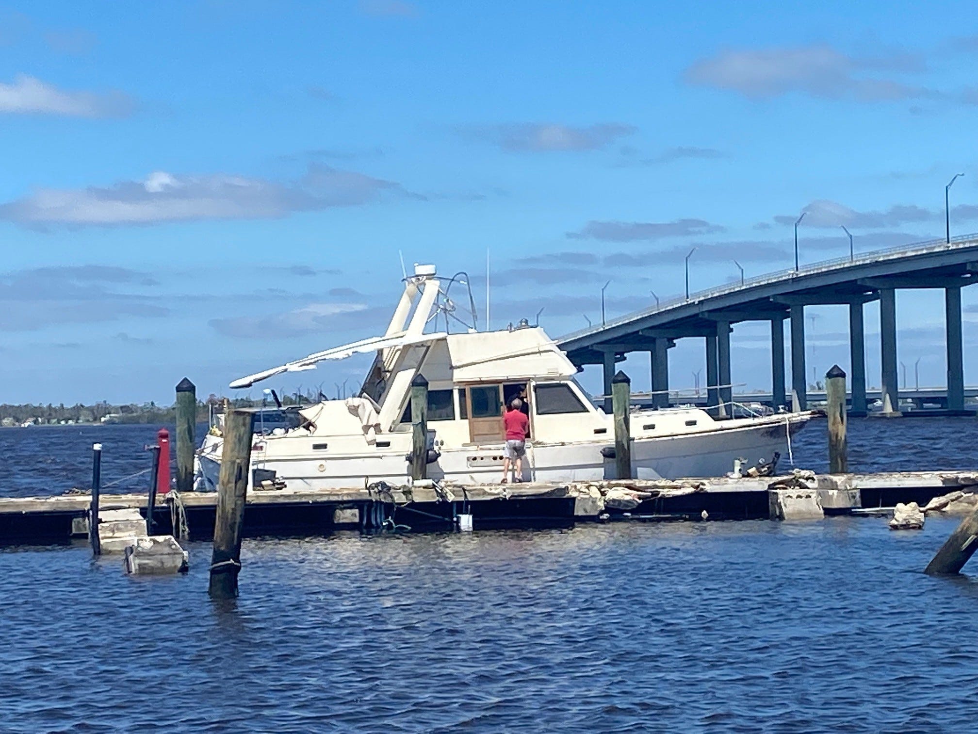 Fort Myers Yacht Basin sees heavy wreckage