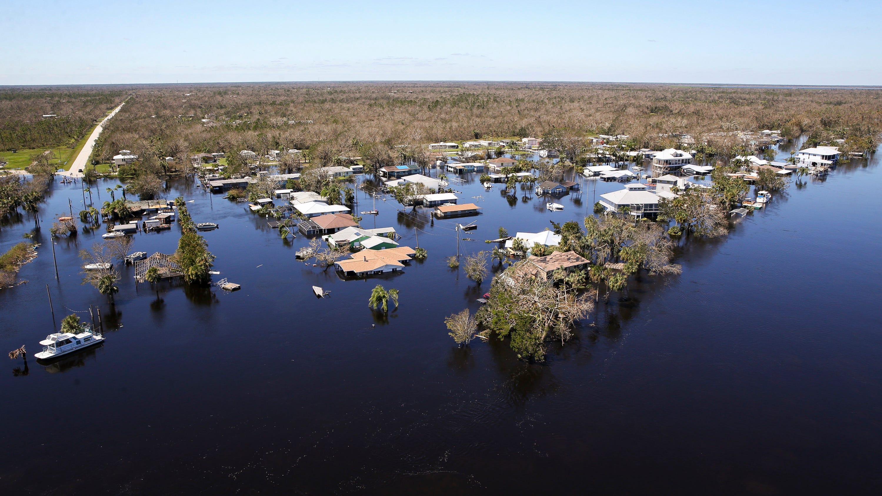 DeSantis distributes food water Sunday to Ian victims in Florida DeSantis distributes food water Sunday to Ian victims in Florida