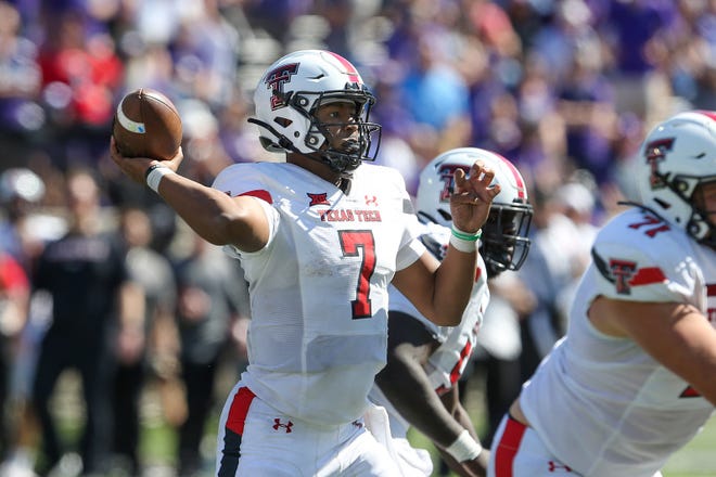 Texas Tech quarterback Donovan Smith (7) delivers a pass during the Red Raiders' 37-28 loss Saturday at Kansas State. Smith completed 34 of 48 for 359 yards and two touchdowns with two interceptions.