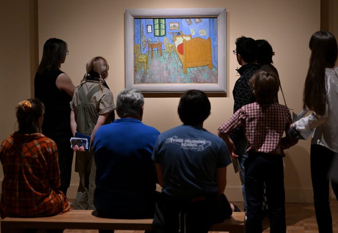 Pembukaan ‘Van Gogh in America’ di Detroit menarik penonton yang antusias
