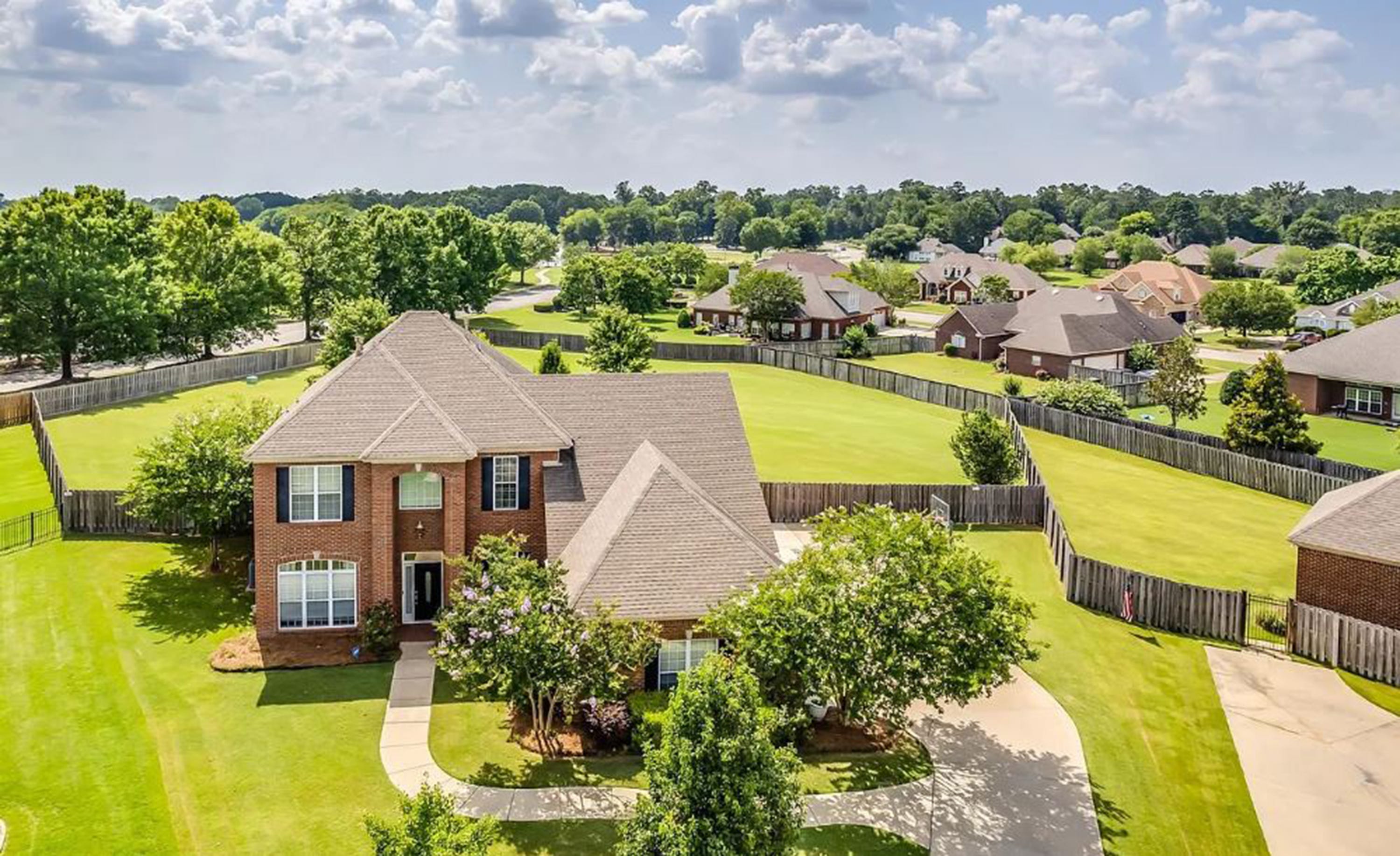 Custom home on 1acre lot available in Deer Creek