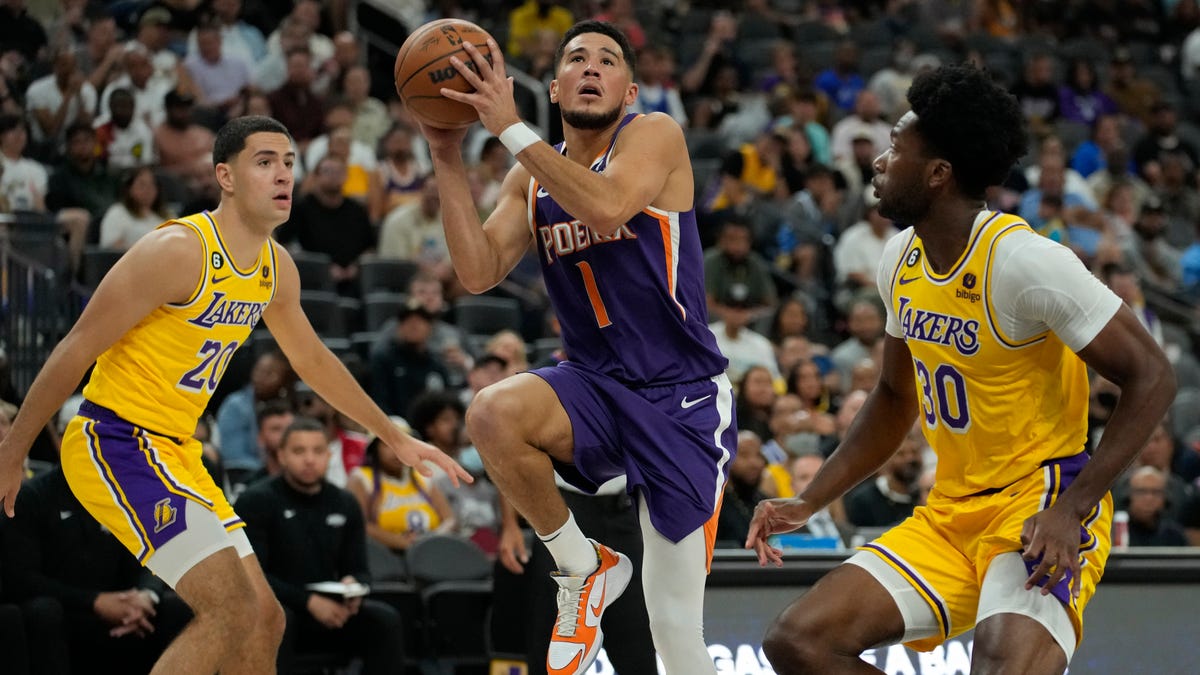 Foto: Pertandingan pramusim Phoenix Suns vs. Los Angeles Lakers