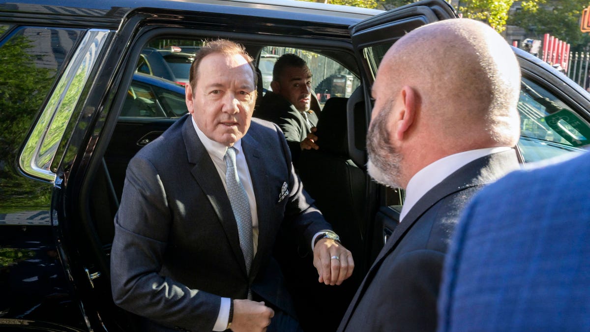 Actor Kevin Spacey arrives to attend a civil trial hearing on sexual abuse charges brought against him by Anthony Rapp in Manhattan federal court in New York on October 6, 2022. (Photo by ANGELA WEISS / AFP) (Photo by ANGELA WEISS/AFP via Getty Images) ORIG FILE ID: AFP_32KU7EF.jpg