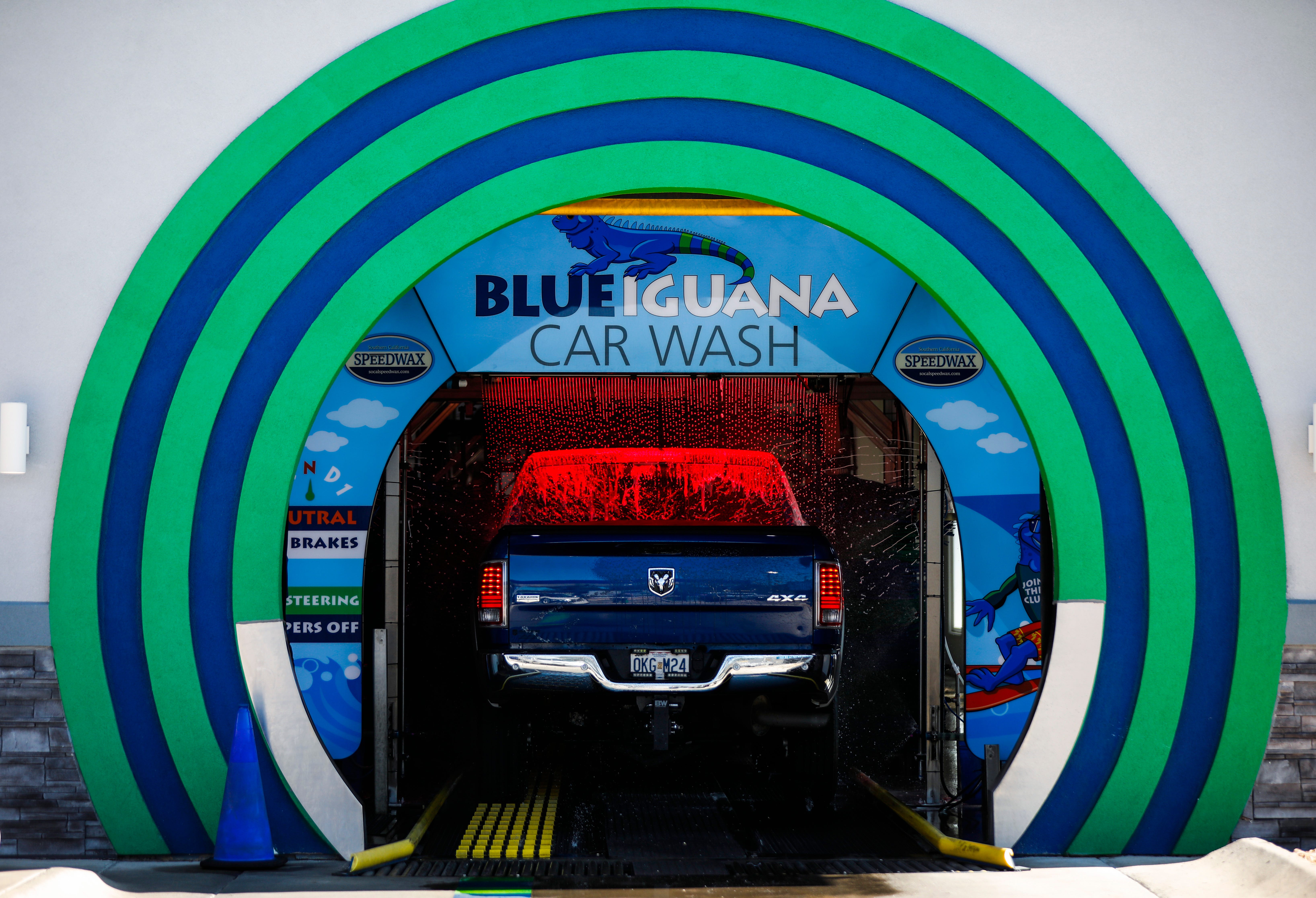 Springfield small businesses and national car wash chains compete