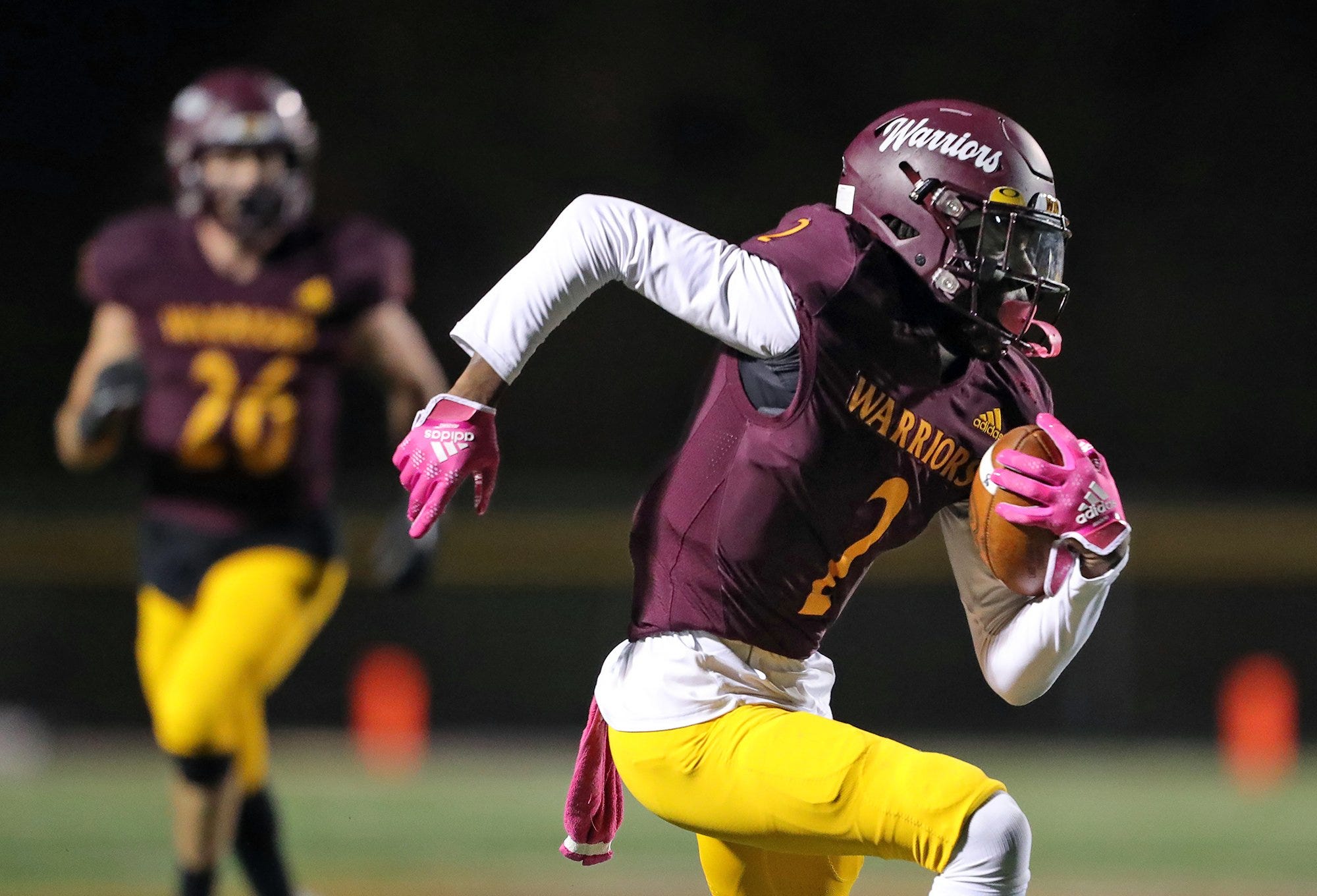 Walsh Jesuit football beats Mentor Lake Catholic in week 8