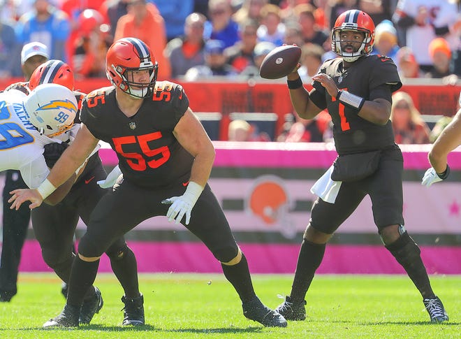 Cleveland Browns center Ethan Pocic drops back into pass protection for quarterback Jacoby Brissett in the game against the Los Angeles Chargers on Sunday, Oct. 9, 2022 in Cleveland, Ohio, at FirstEnergy Stadium.