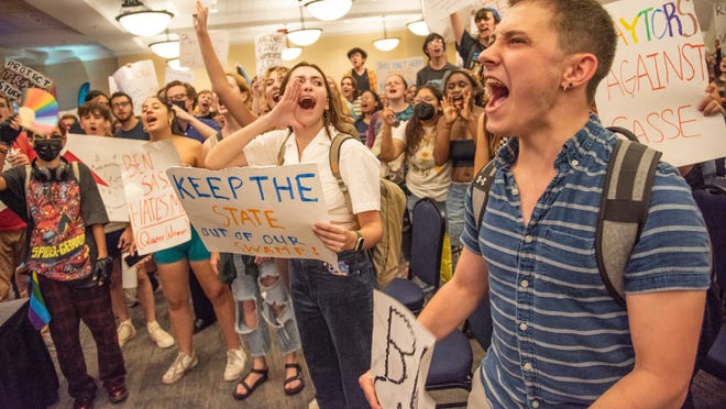 The UF Faculty Senate has approved a vote of confidence for the president