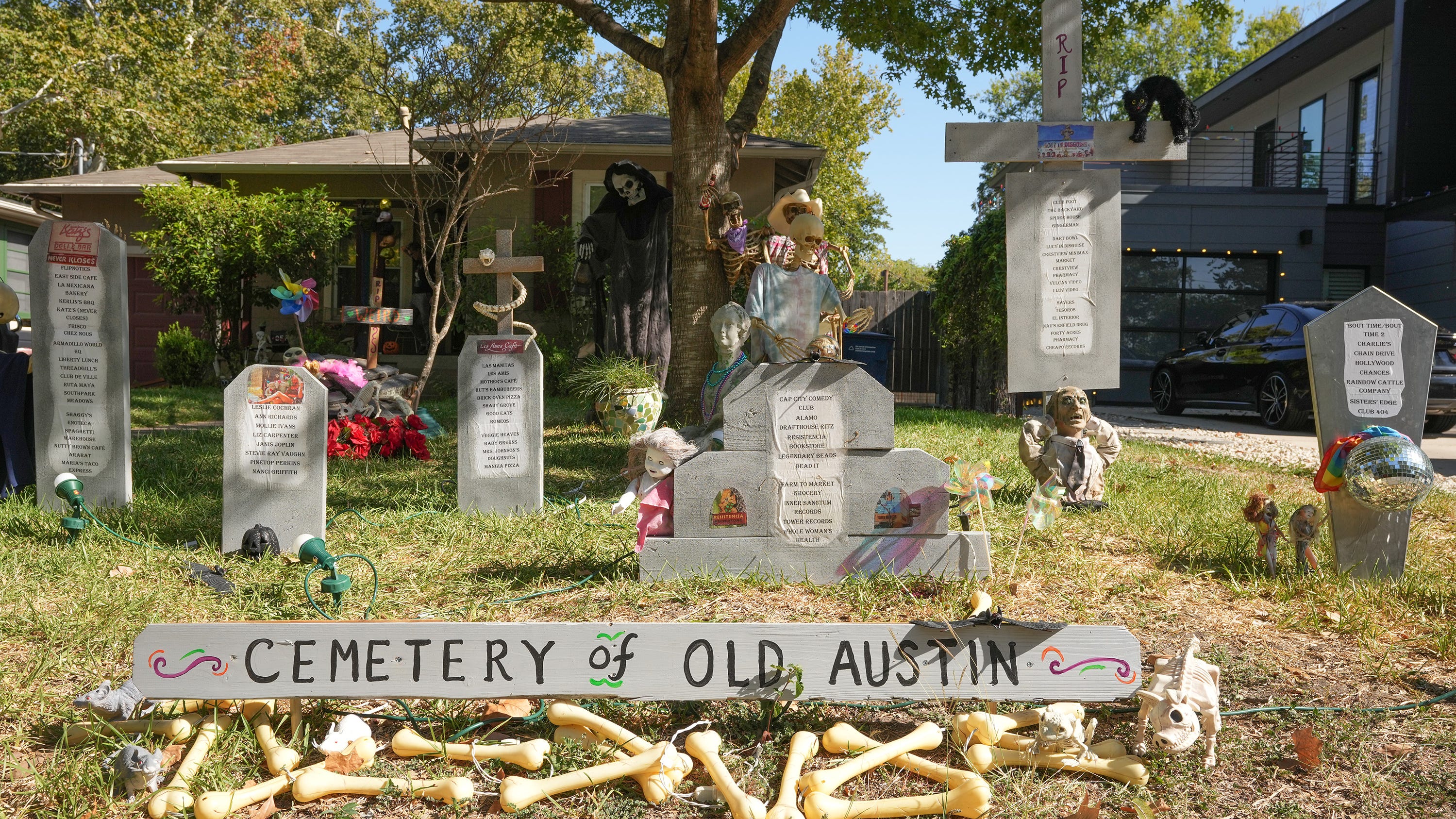 Halloween: Austin cemetery evokes memories from staples of yesteryear