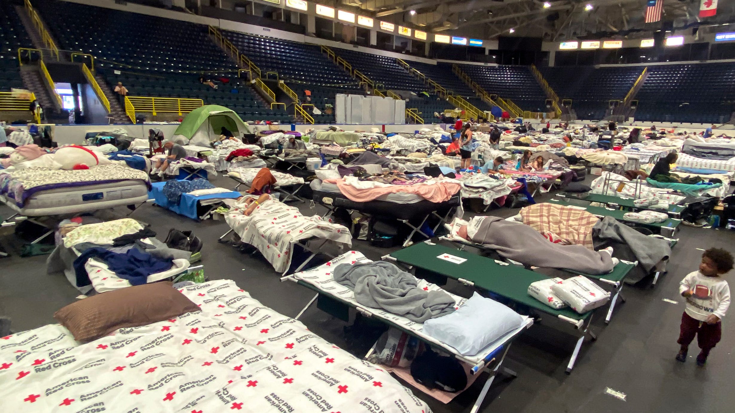 Hertz Arena Shelter People Battle Cold Pause In Donations After Ian hertz-arena-shelter-people-battle-cold-pause-in-donations-after-ian