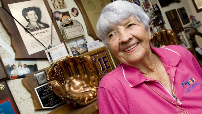 Dot Wilkinson, a legend in softball and bowling, dies at 101