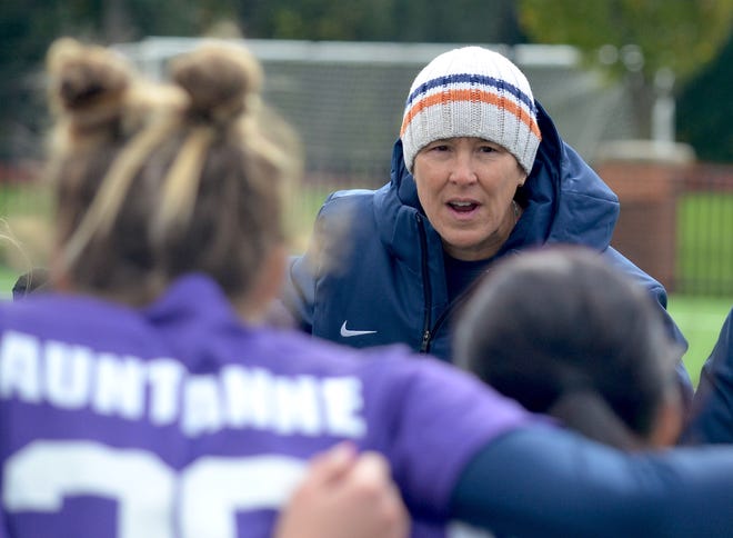 Hope College Purple zamelt geld in voor kankeronderzoek, waarbij spelers spelen voor hun dierbaren.