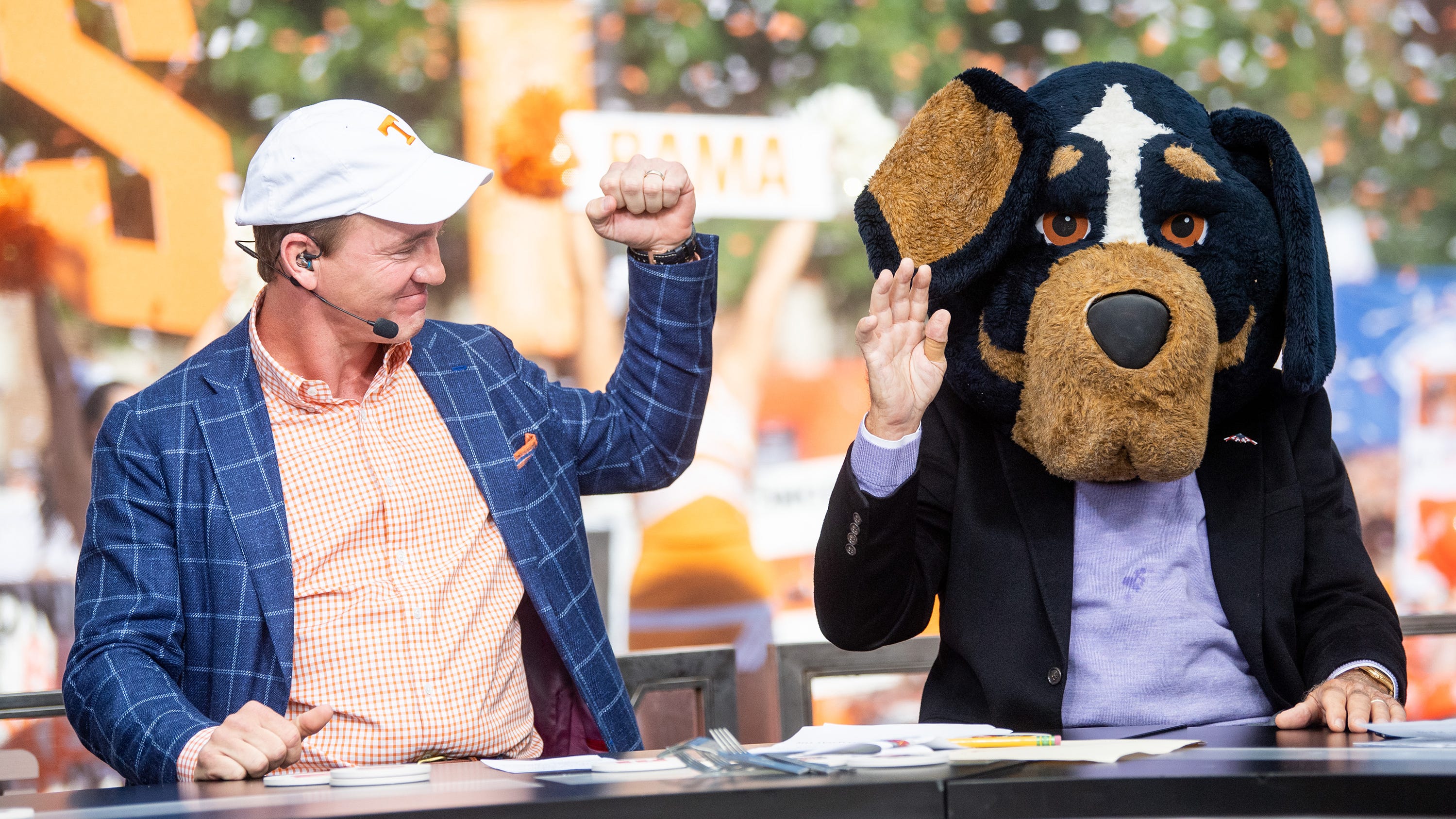 See Lee Corso pick Tennessee football to beat Alabama College GameDay