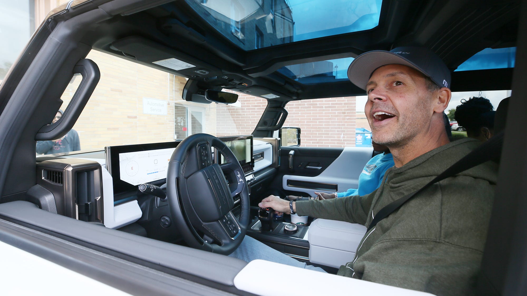 'It's a spaceship': Auto enthusiast brings Hummer EV to East students