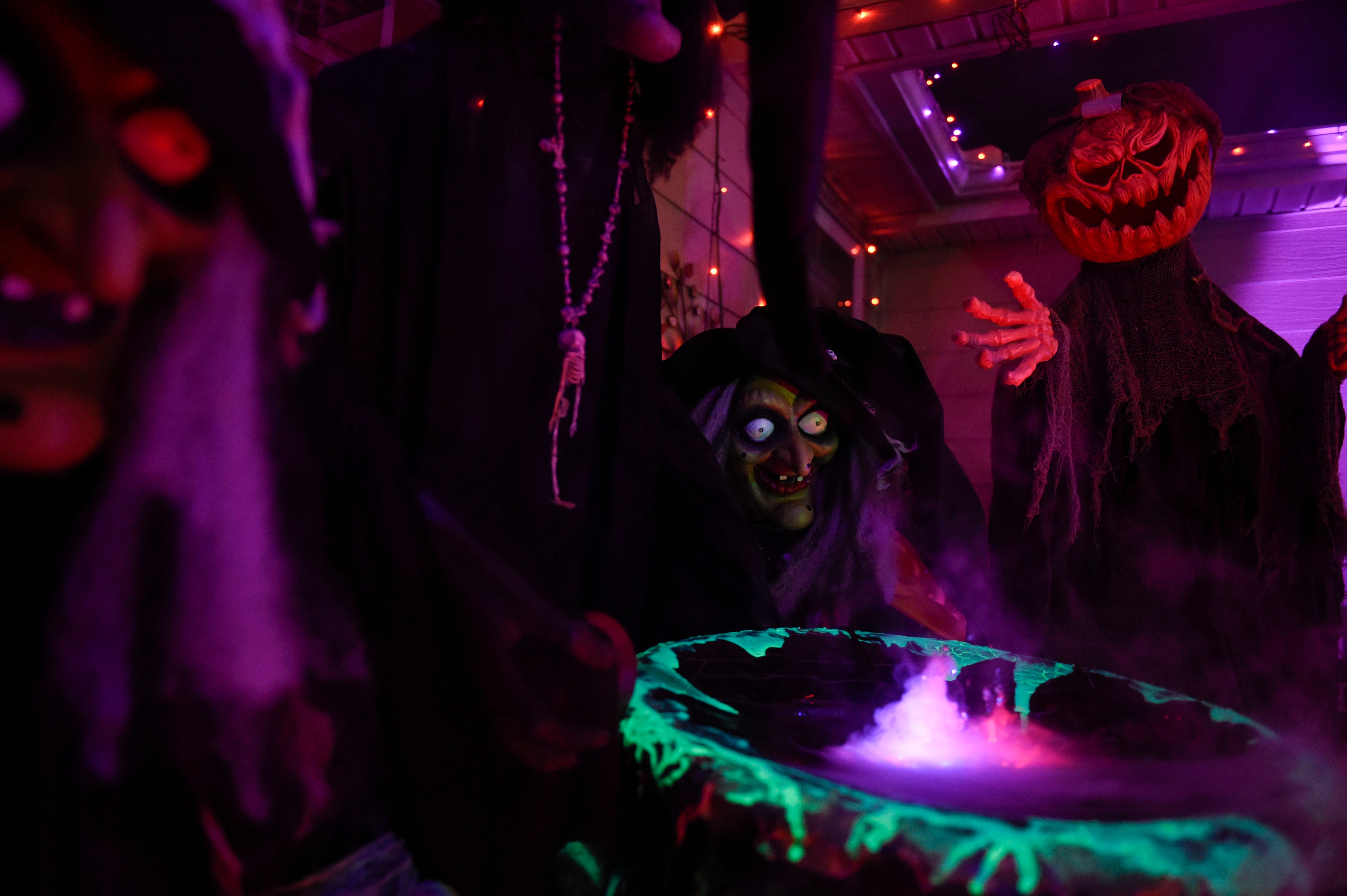 Augustaarea's best decorated houses, Halloween displays