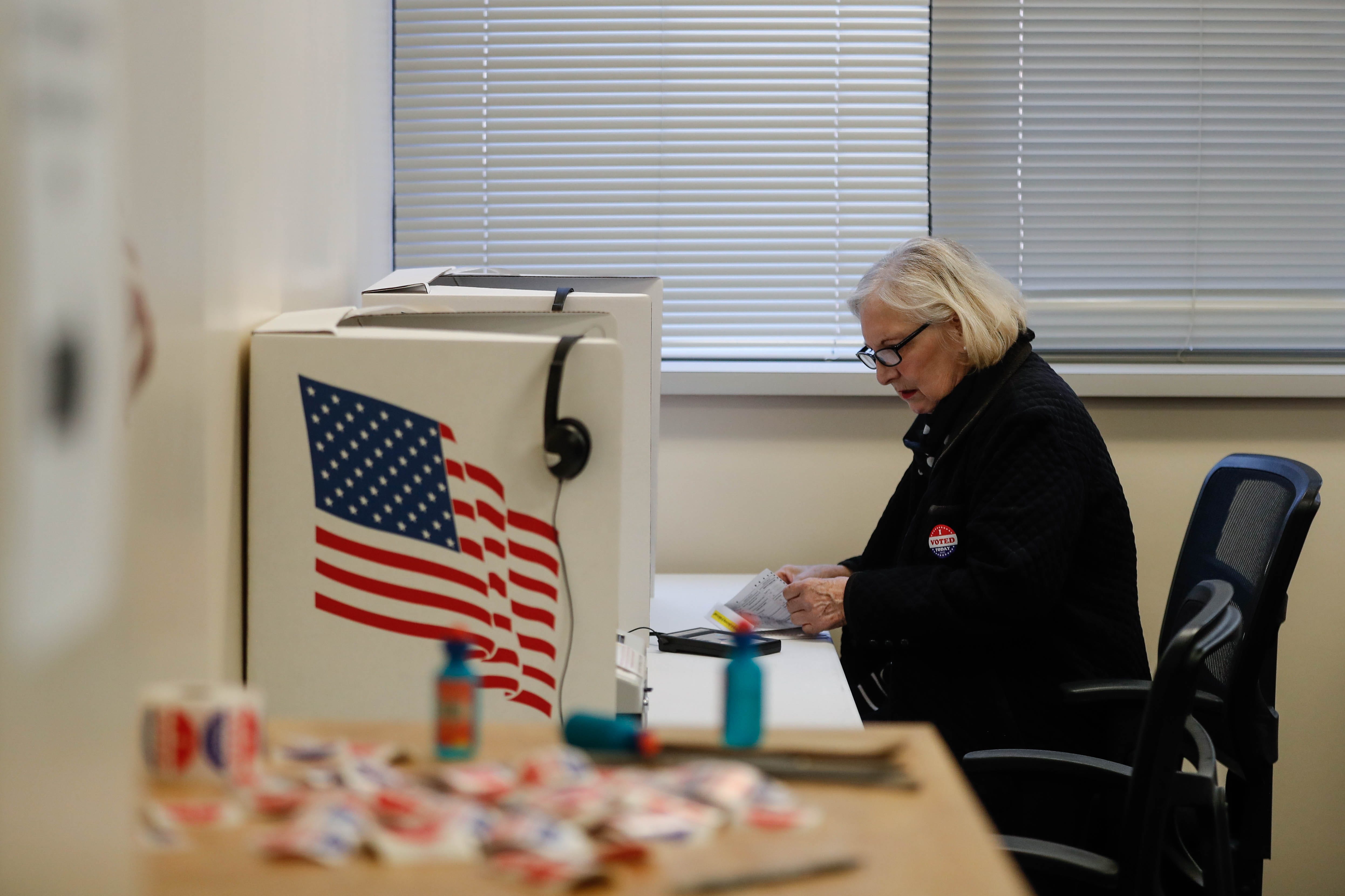 Who's on the Iowa ballot in the 2022 midterm election?