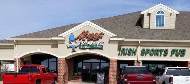 Mugsy’s is a new restaurant in Pleasant Hill. It is located in the building that housed two previous restaurants, Okoboji Grill and Copper Kitchen.