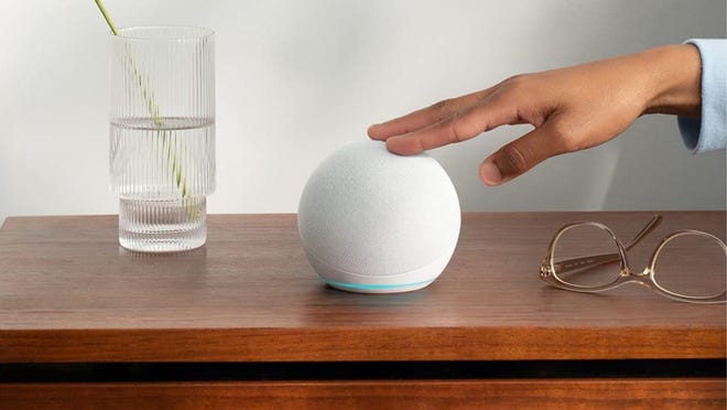 Το Amazon Echo Dot (5ης γενιάς) είναι μια εξαιρετική προσθήκη σε κάθε σπίτι και πωλείται για $22 σήμερα.